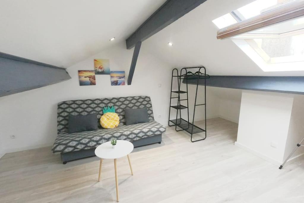 Atypique T1 Duplex - Wifi .Parking .Proche .Gare Apartment Сен-Кантен Екстериор снимка