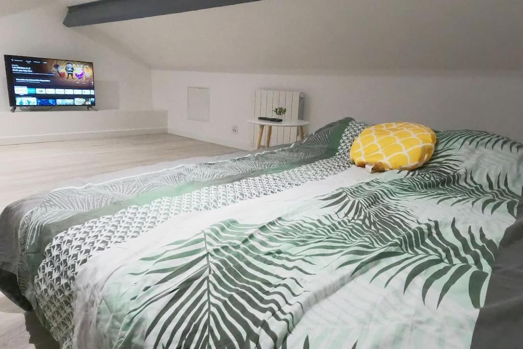 Atypique T1 Duplex - Wifi .Parking .Proche .Gare Apartment Сен-Кантен Екстериор снимка