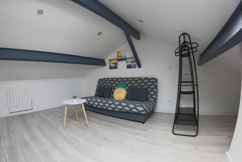 Atypique T1 Duplex - Wifi .Parking .Proche .Gare Apartment Сен-Кантен Екстериор снимка